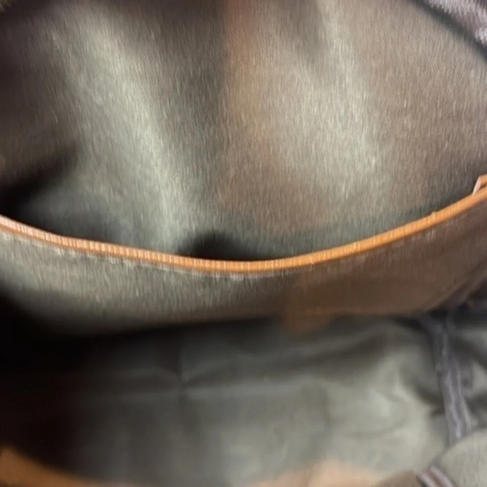 Jing‎ Pi Ju Studded Faux Leather Zip Trendy Design Backpack Purse